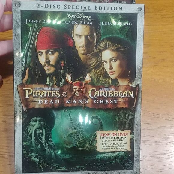 2) 2-Disc sets of Pirates of the Caribbean dvd Dead Man's Chest & At Worlds end - Picture 2 of 8
